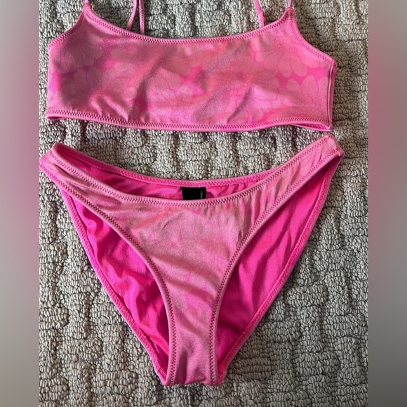 Triangl Kini - Picture 2 of 2